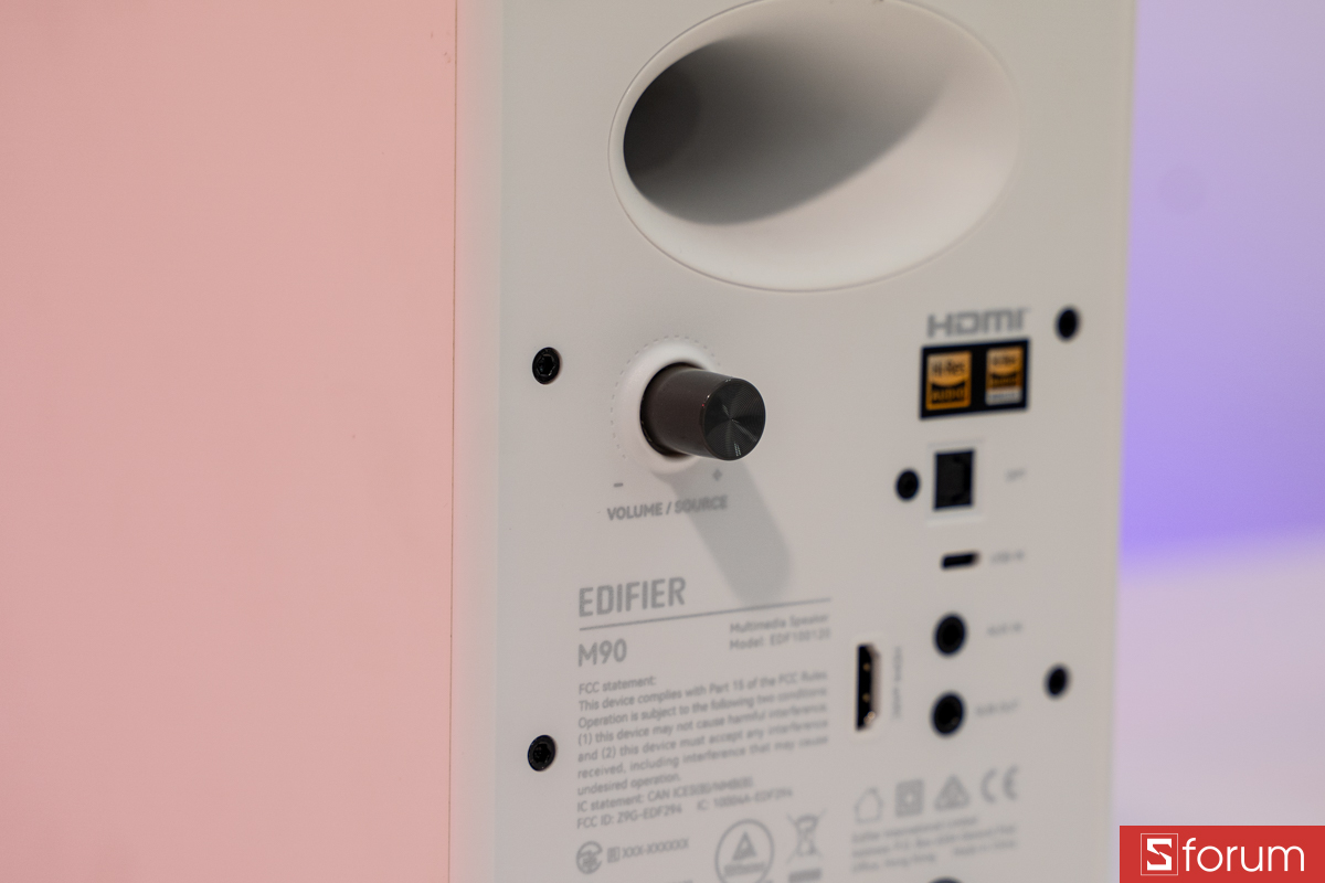 Núm tăng giảm âm lượng trên Edifier M90
