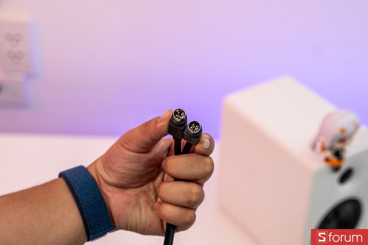 Dây cáp analog kết nối 2 loa