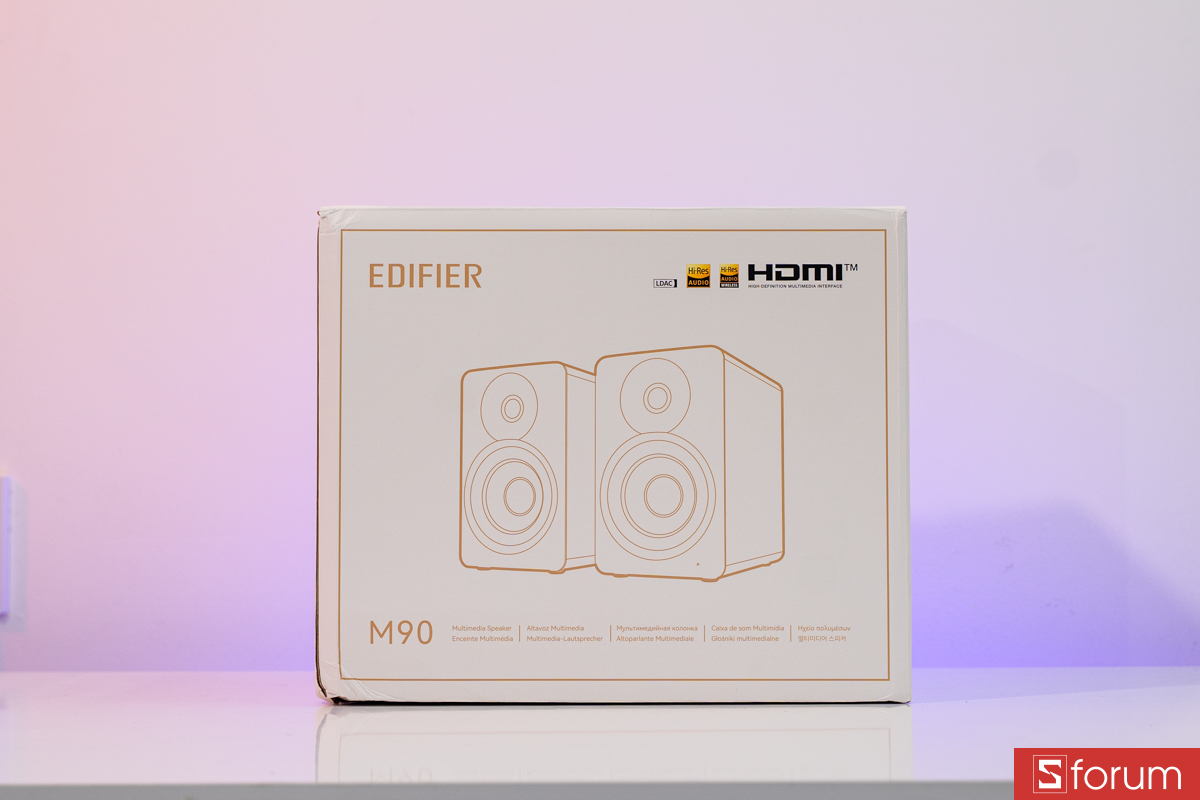Mặt trước vỏ hộp Edifier M90