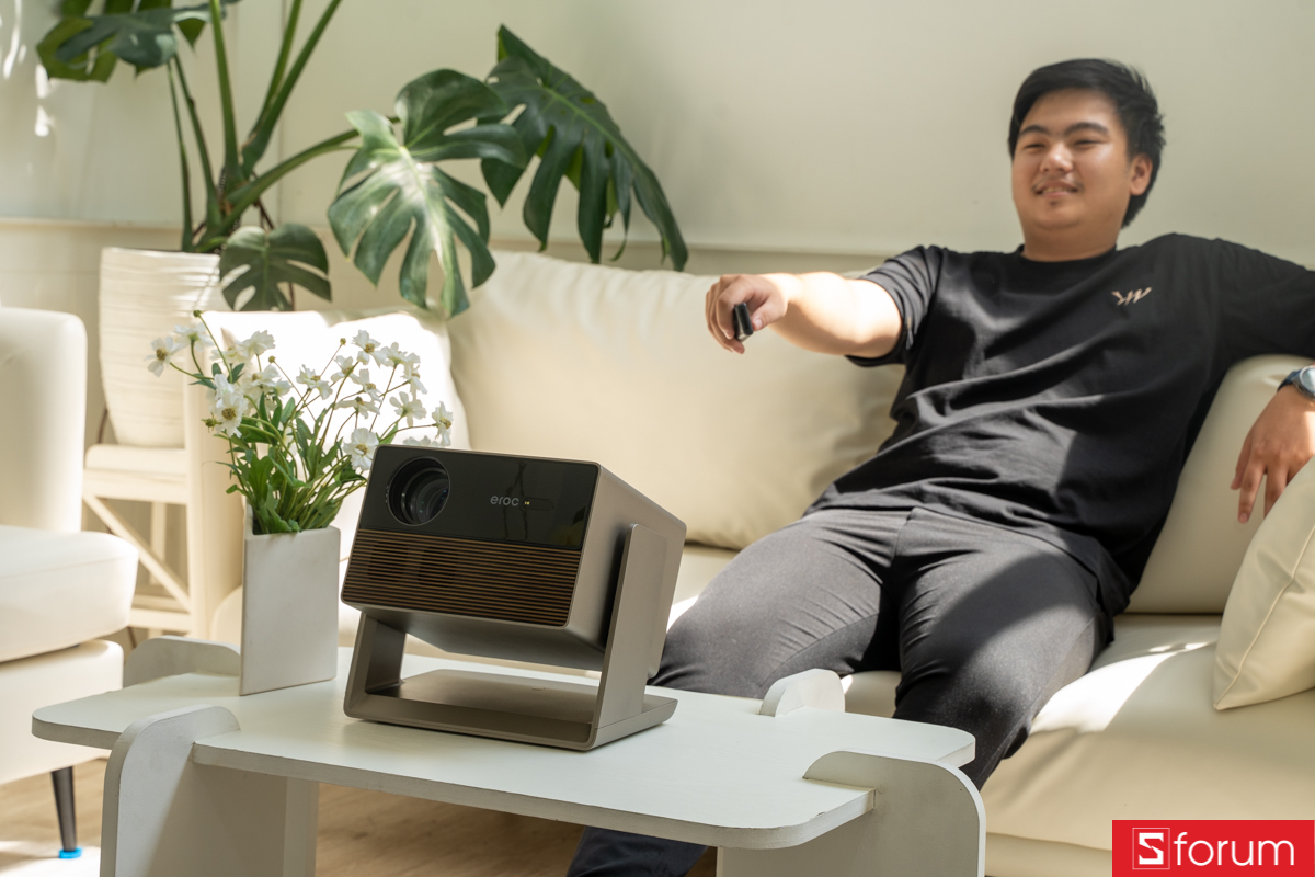 Liệu máy chiếu Eroc Master có đáng mua?