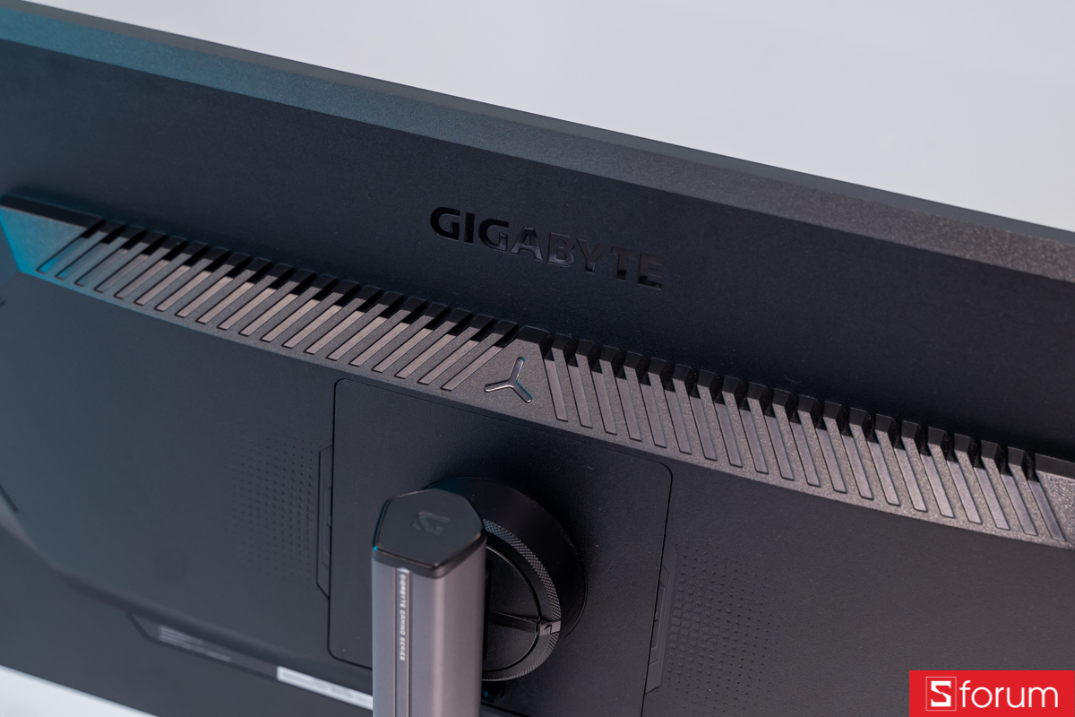 Mặt sau Gigabyte G25F2A
