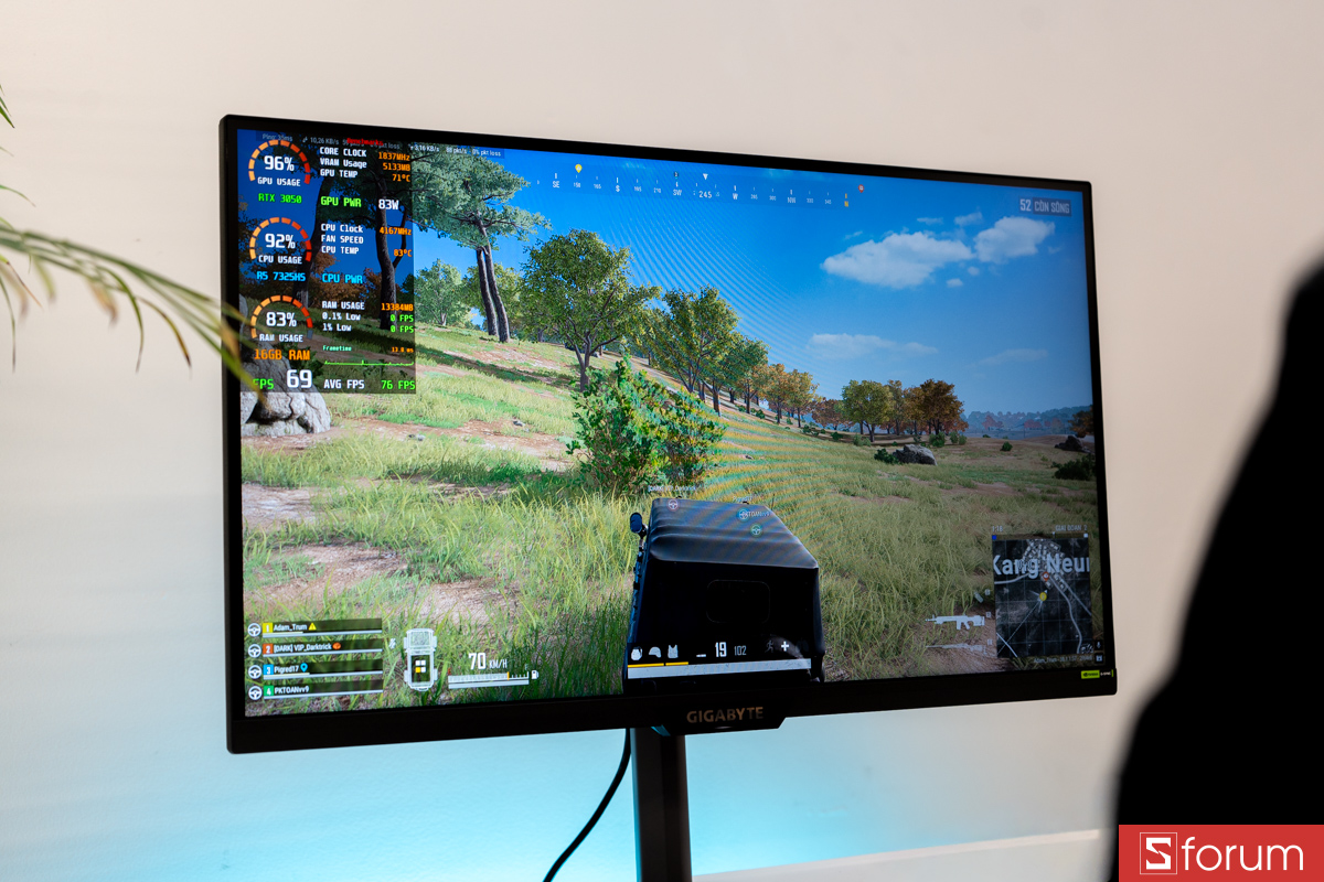 Chơi game trên GIGABYTE G27Q20