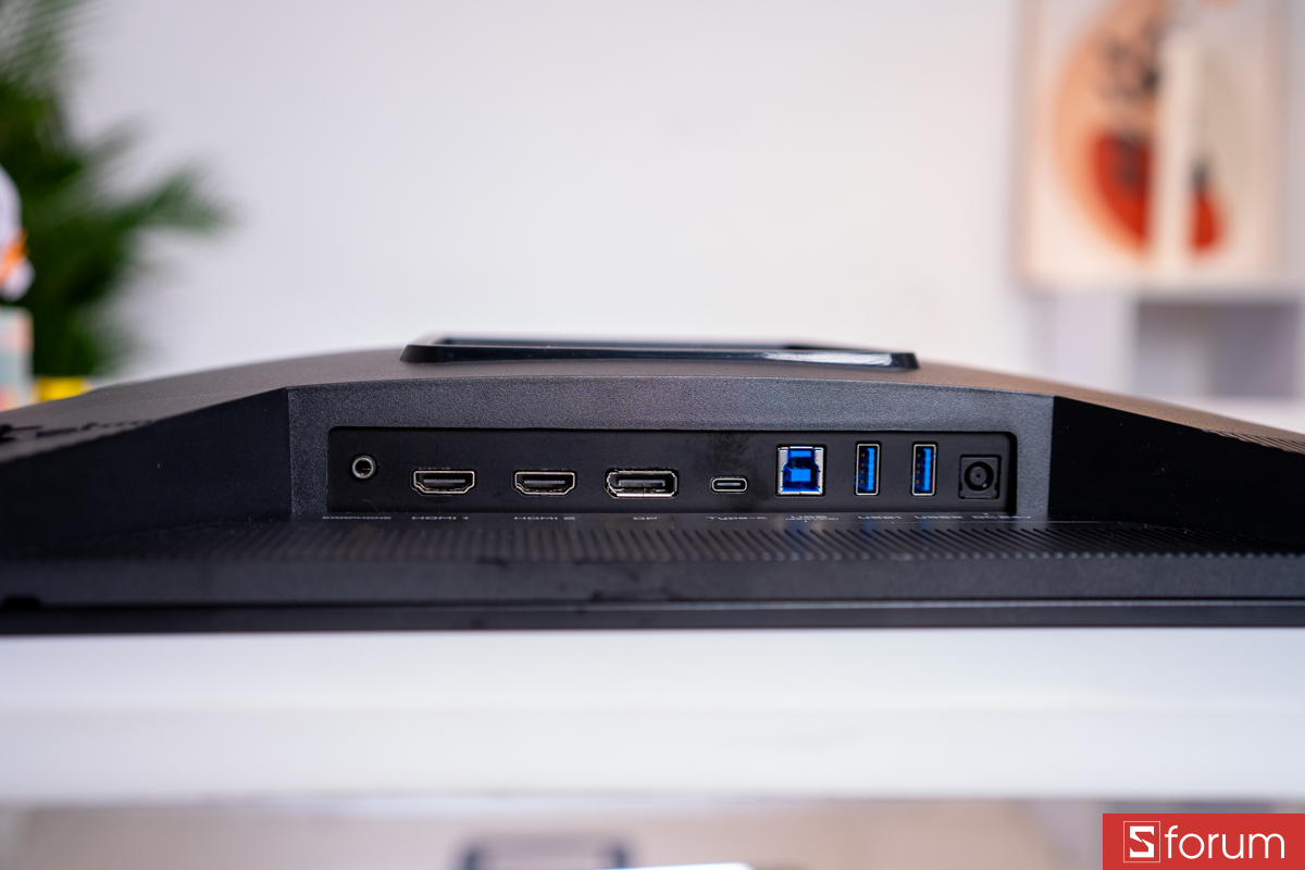 Cổng kết nối trên Gigabyte MO27Q28G