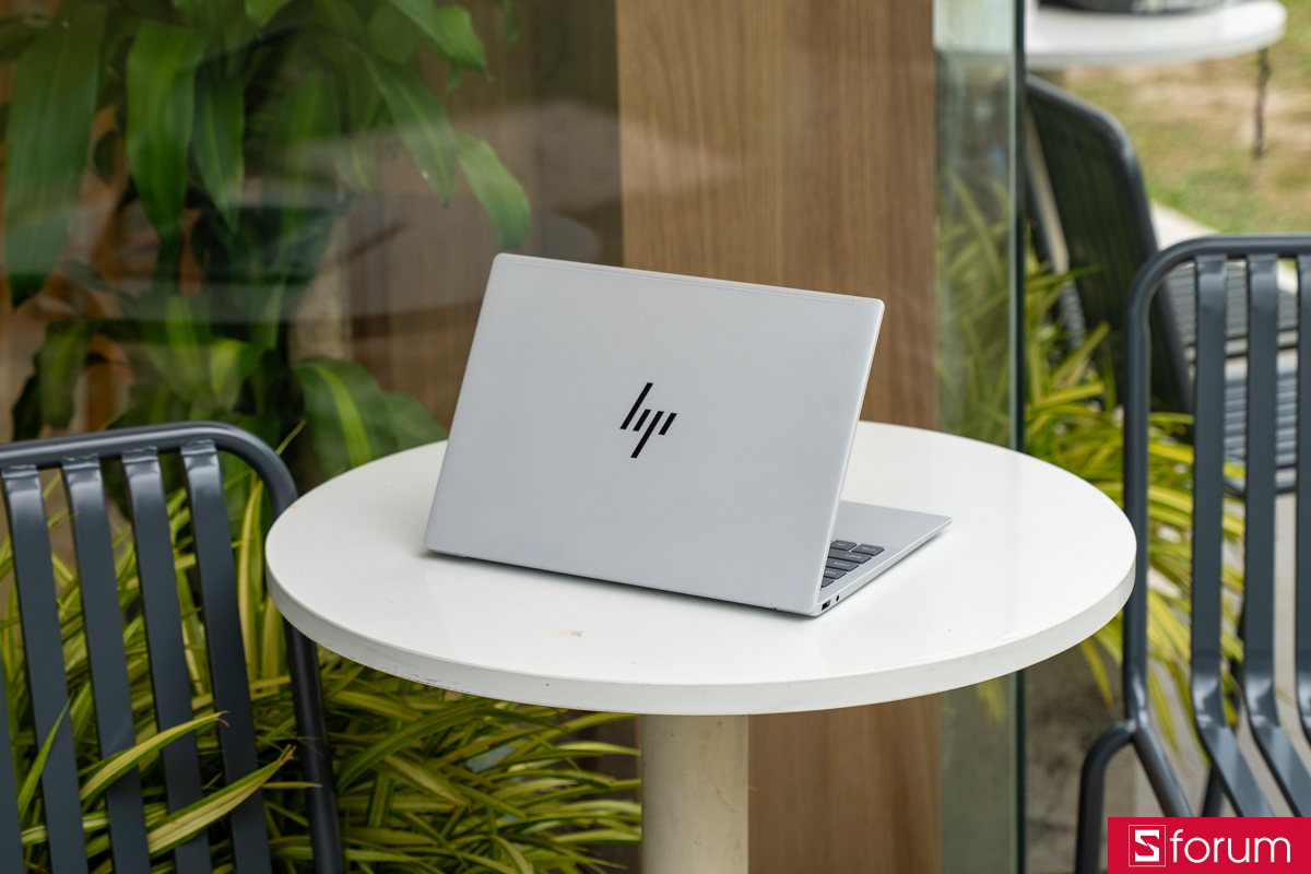 Vẻ ngoài HP OmniBook 7 AI