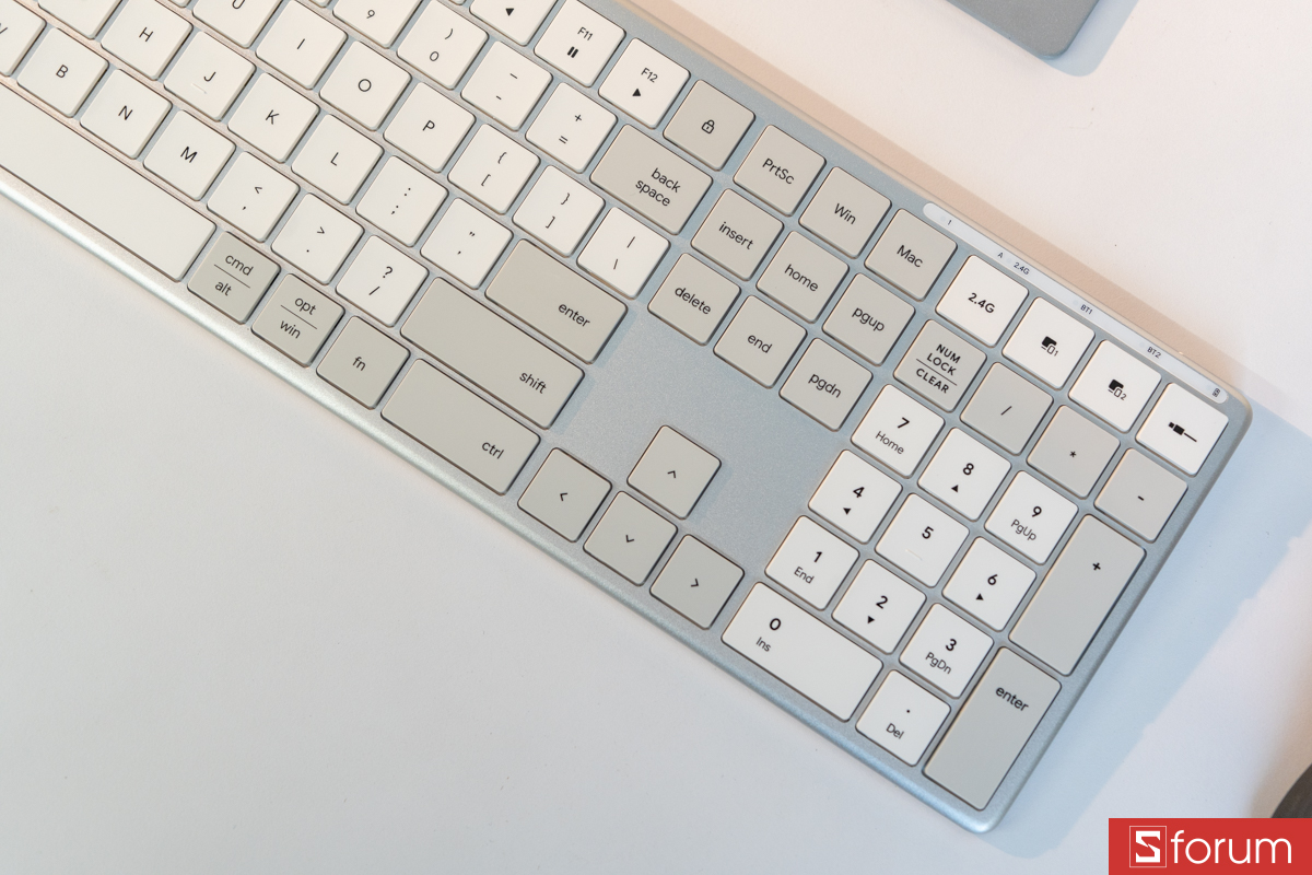 Mặt trên HyperOne Gen 3 Plus