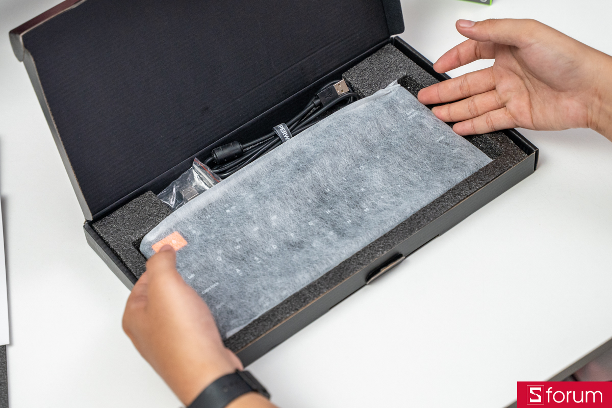 Mở hộp HyperOne Gen 3