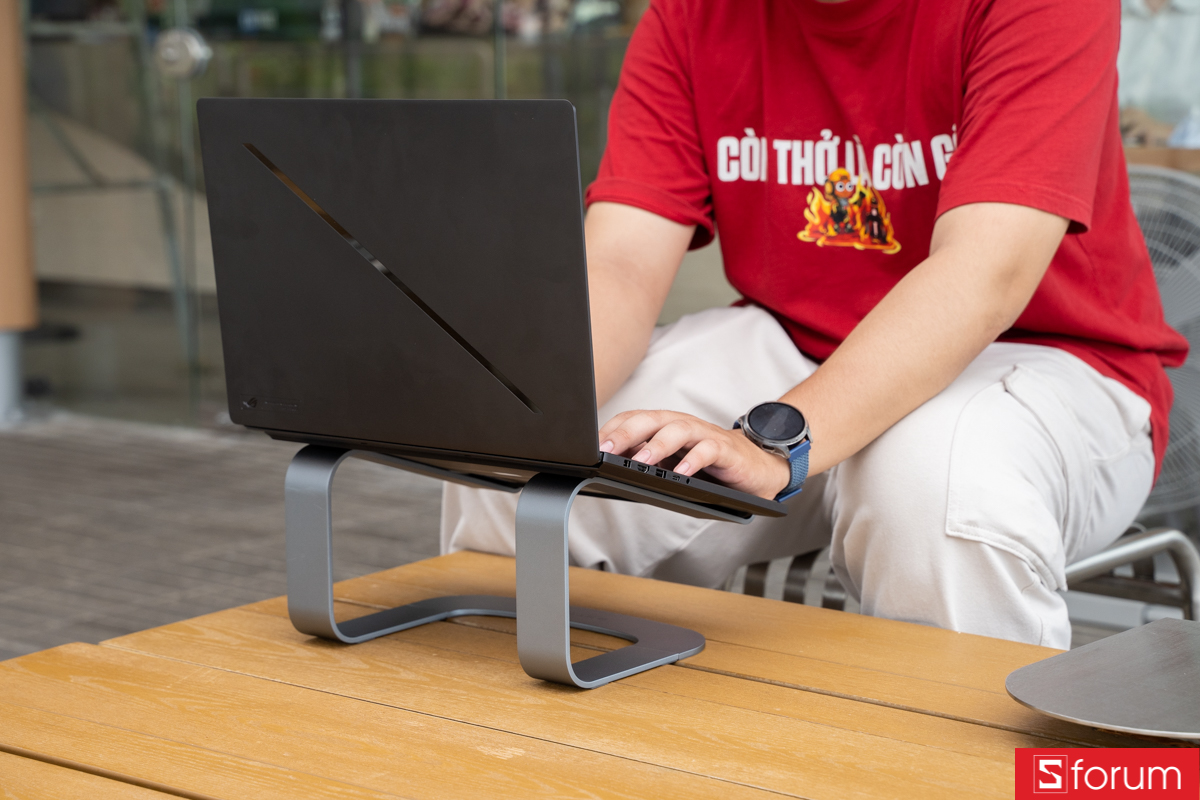 Liệu HyperSpace Ergonomic Laptop Stand có đáng mua?