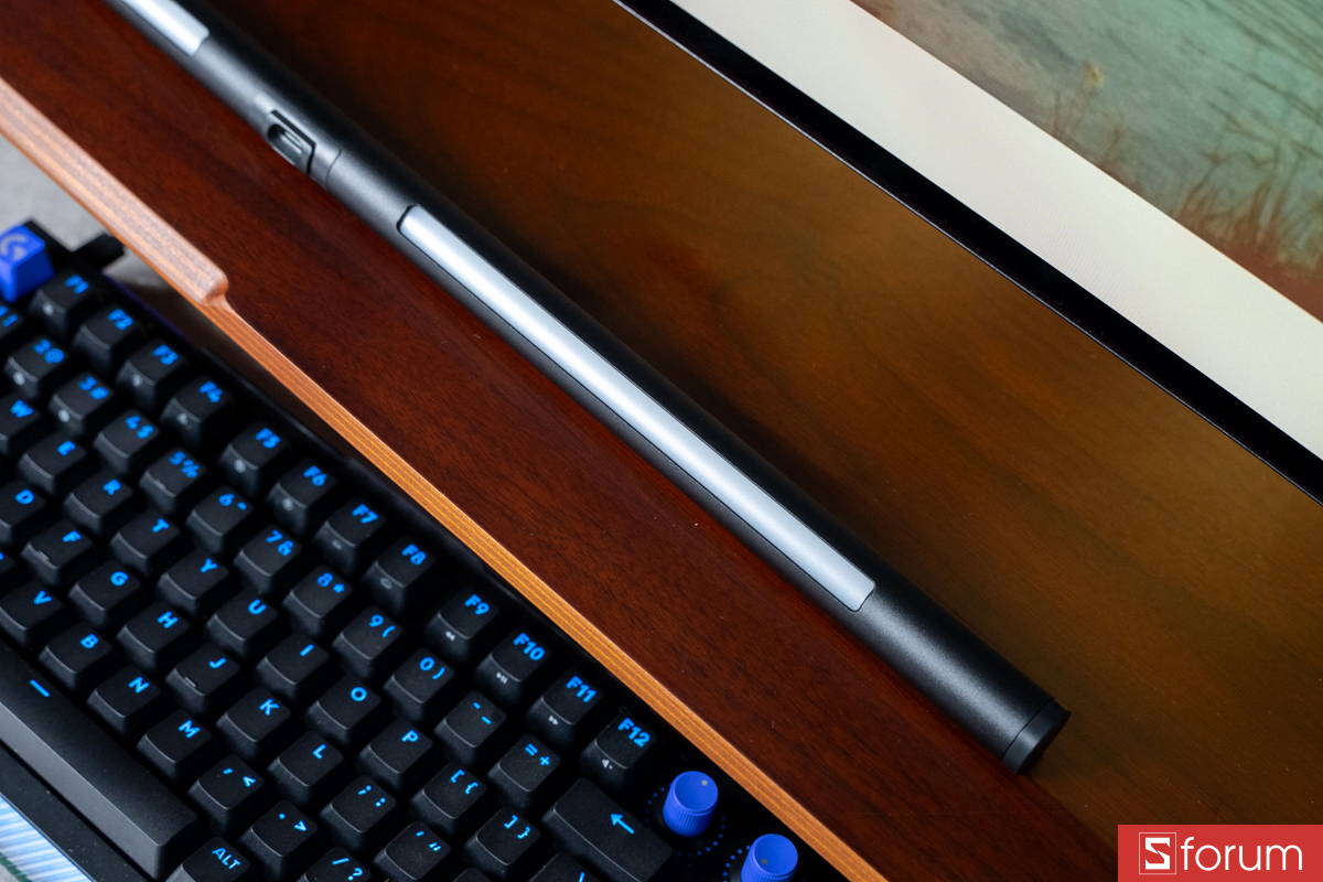 Ngoại hình HyperWork Monitor Lightbar LB01