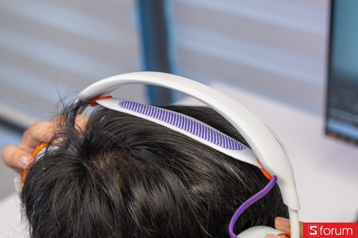 Headband trên JBL Quantum 650