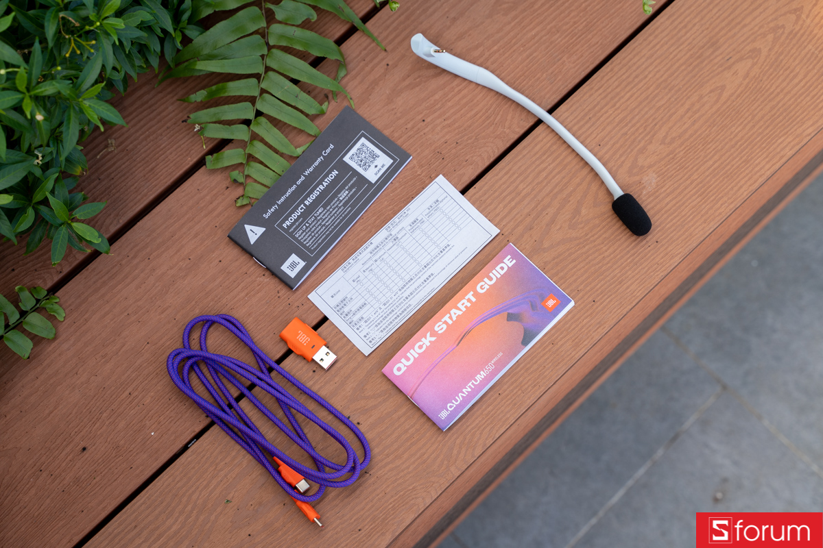 Phụ kiện đi kèm JBL Quantum 650