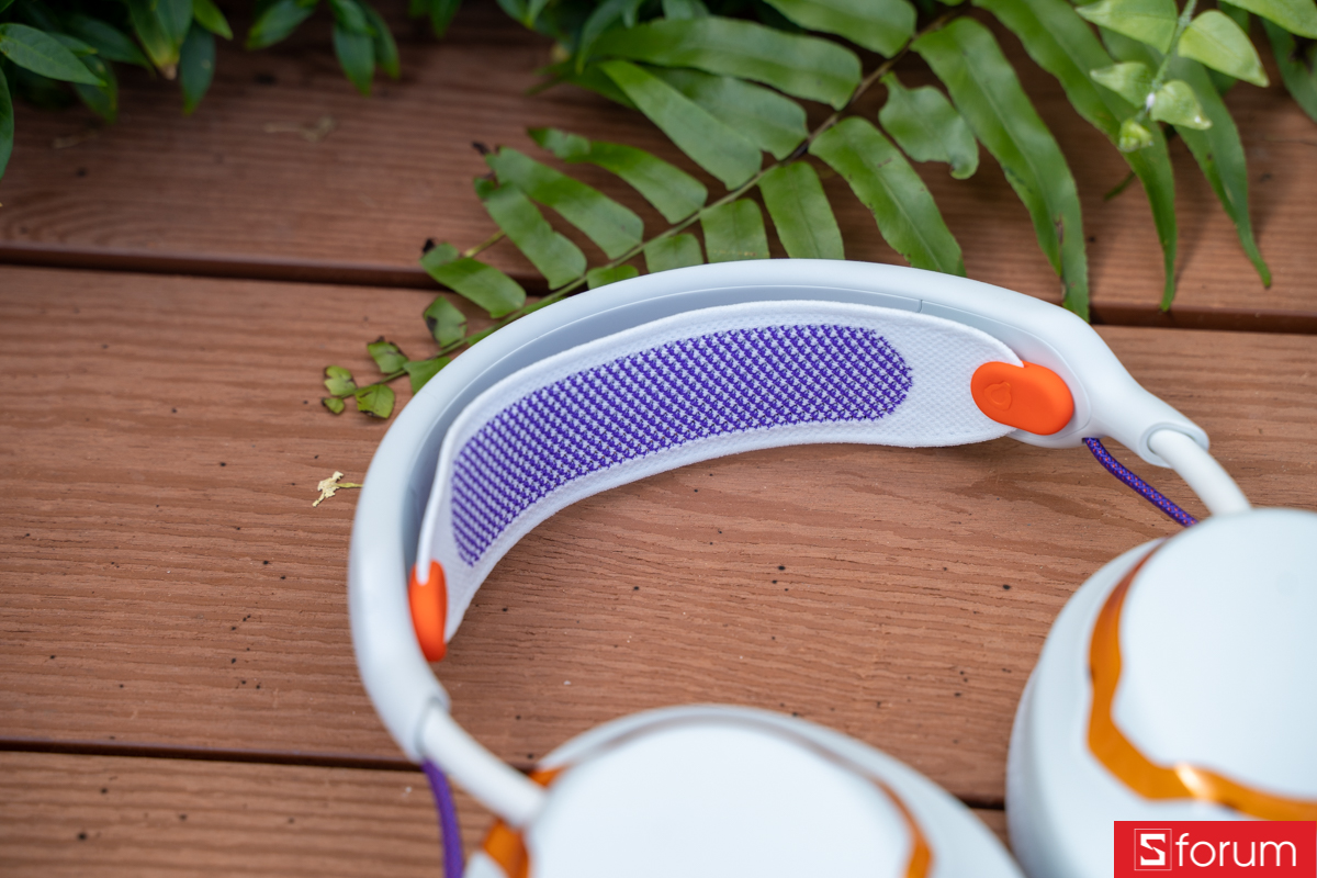 Headband trên JBL Quantum 650