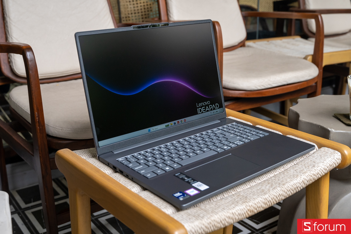 Trên tay Lenovo IdeaPad Slim 3i 16IPH11