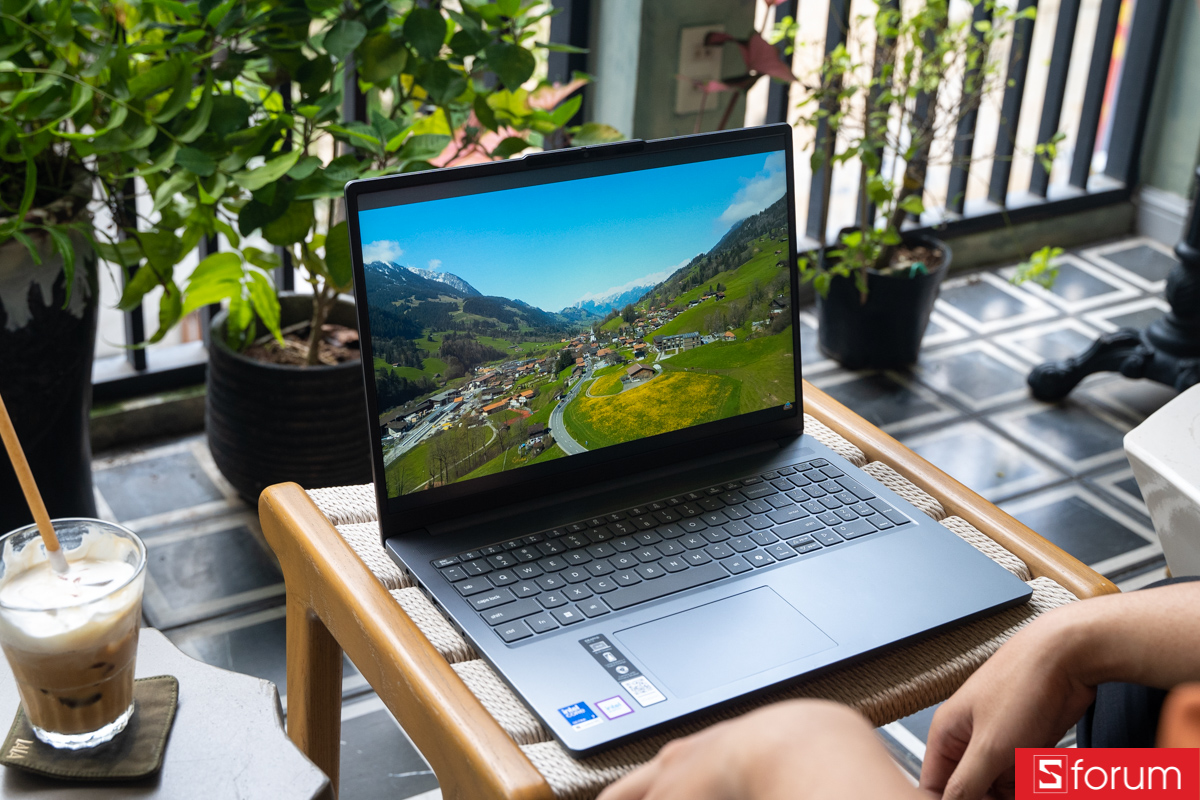 Trải nghiệm hiển thị trên Lenovo IdeaPad Slim 3i 16IPH11