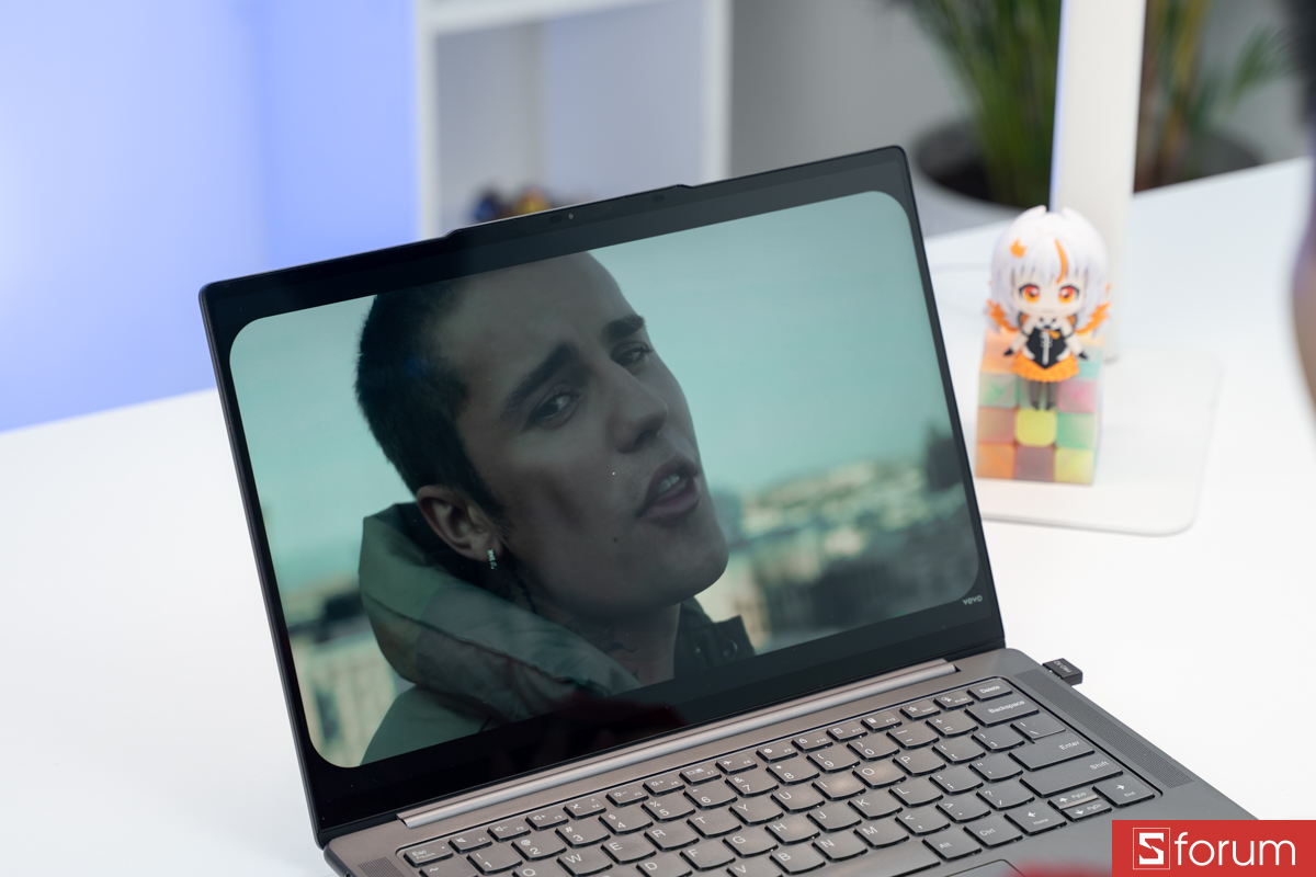 Giải trí cùng Lenovo IdeaPad Slim Pro 7