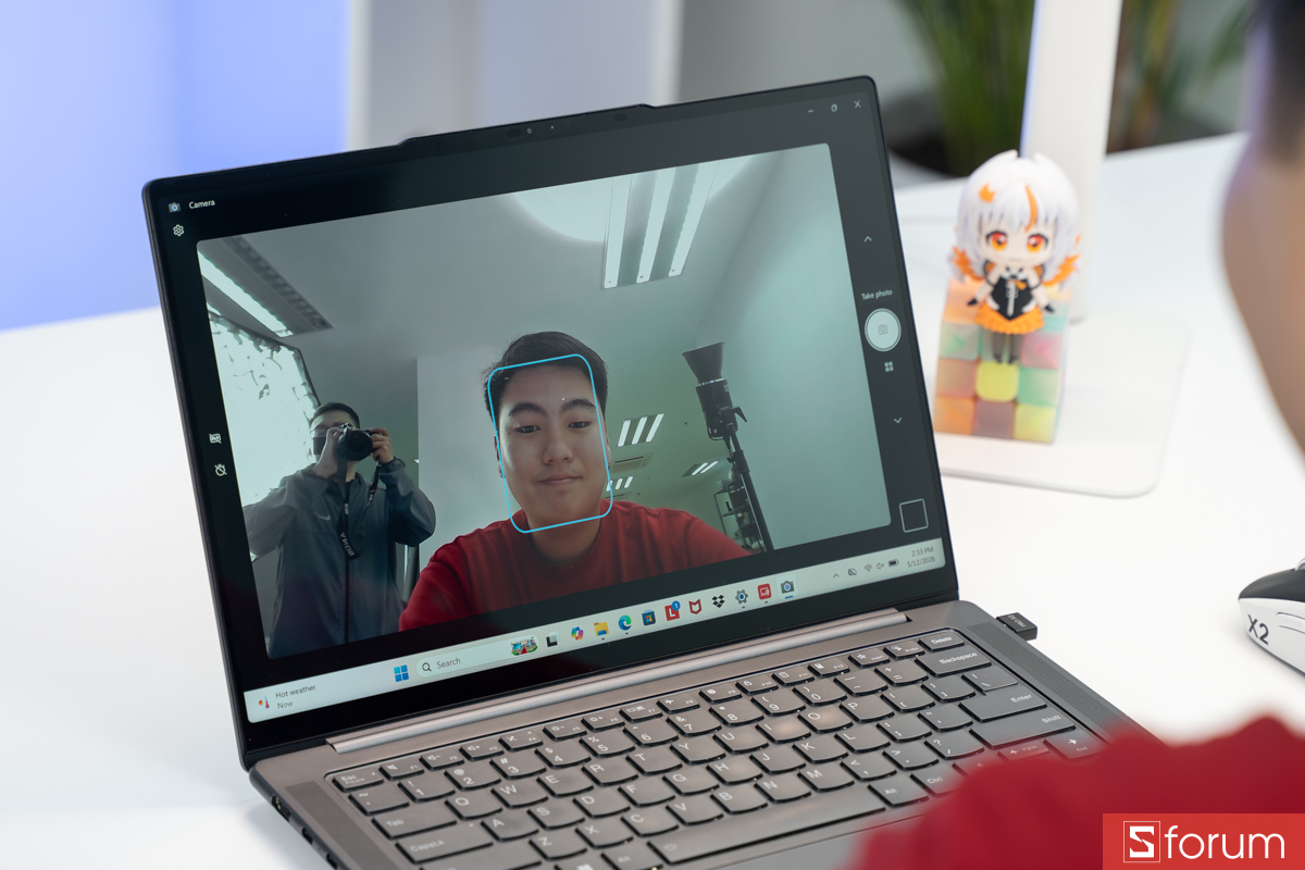 Webcam trên Lenovo IdeaPad Slim Pro 7
