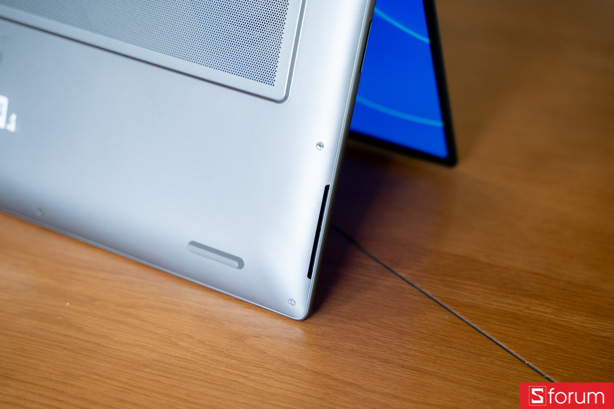 Trên tay Lenovo Yoga Pro 7 15IPH11
