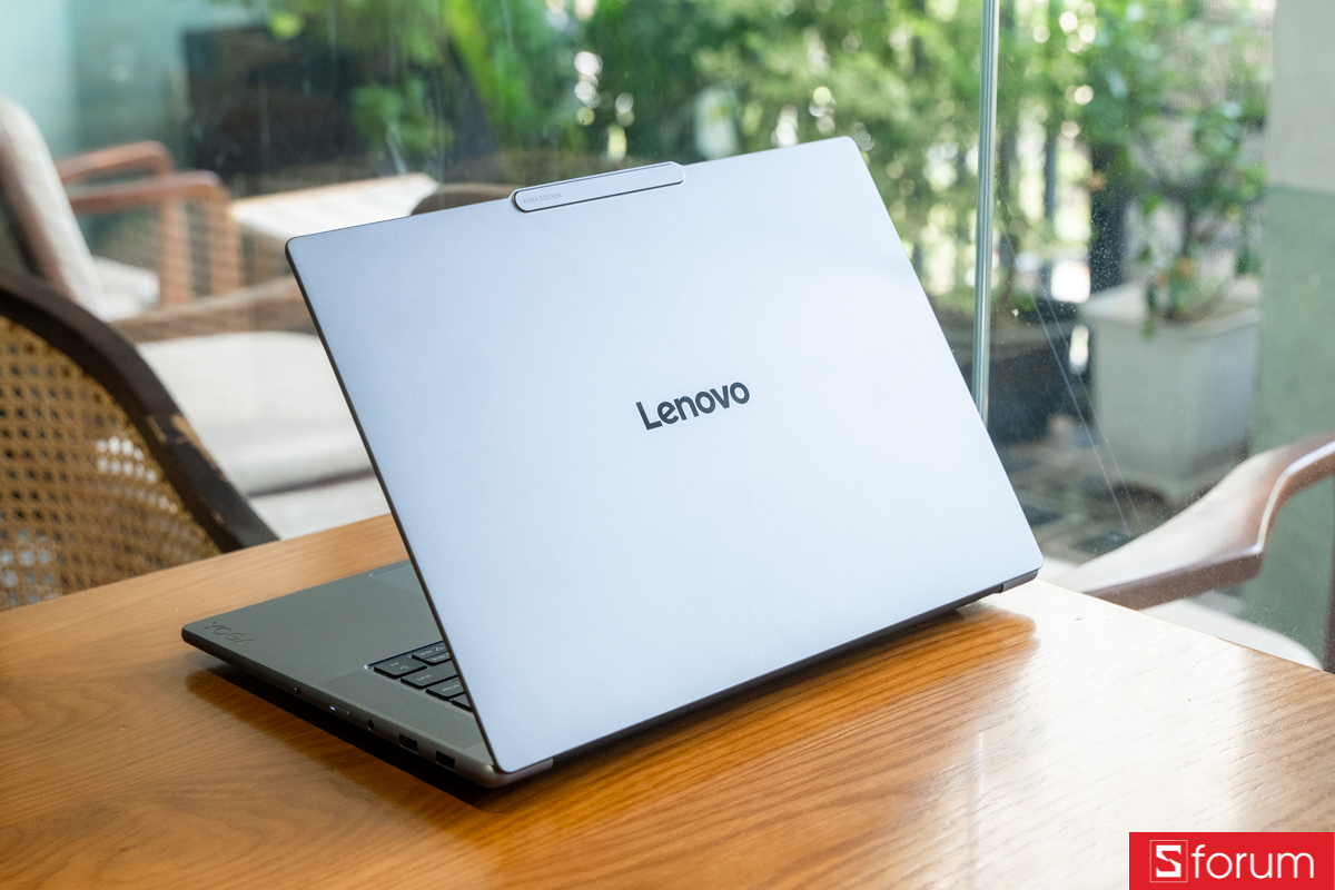 Trên tay Lenovo Yoga Pro 7 15IPH11