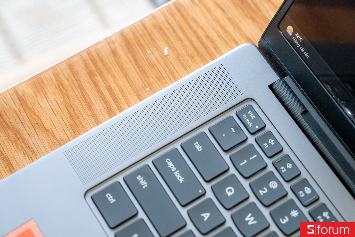 Trên tay Lenovo Yoga Pro 7 15IPH11