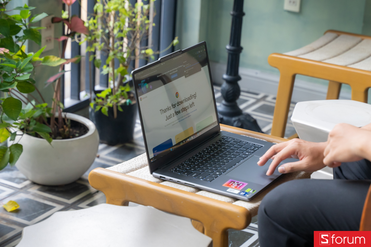 Trên tay Lenovo Yoga Pro 7 15IPH11