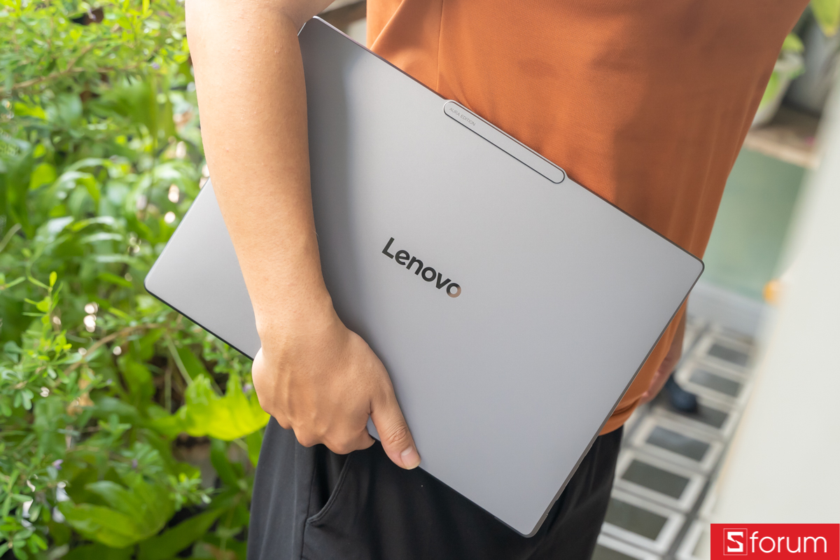 Tính di động của Lenovo Yoga Pro 7 15IPH11