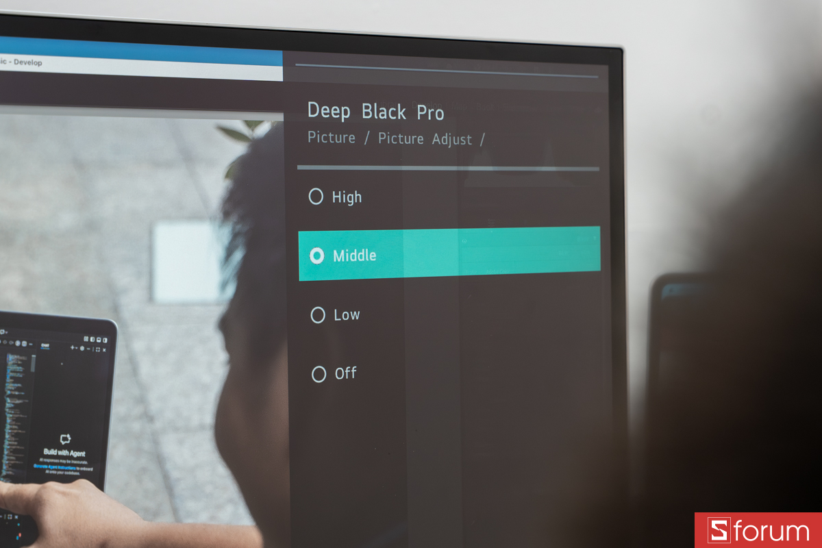 Điều chỉnh độ sâu màu đen của màn