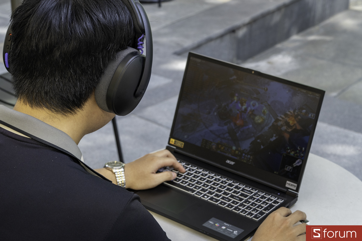 Gaming cùng Logitech G325