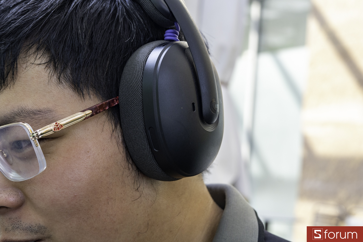 Ốp tai nghe Logitech G325
