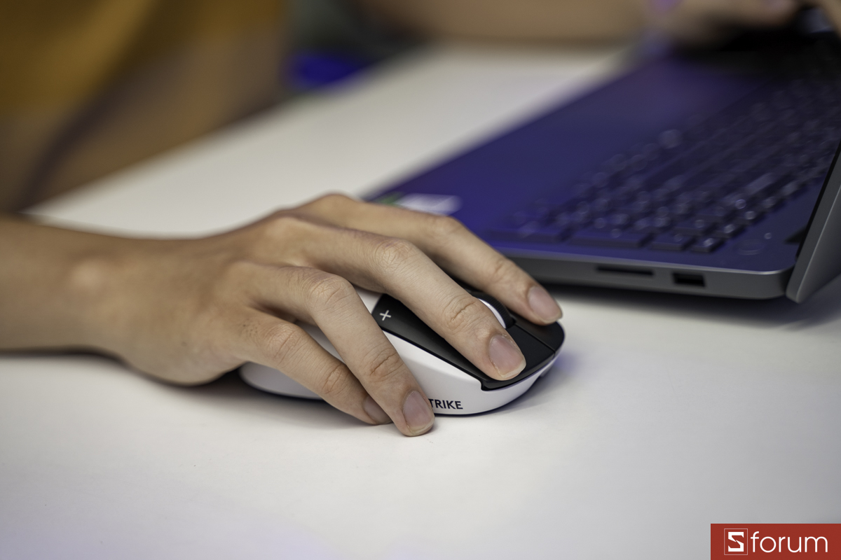 Ngoiaj hình Logitech Pro X2 Superstrike