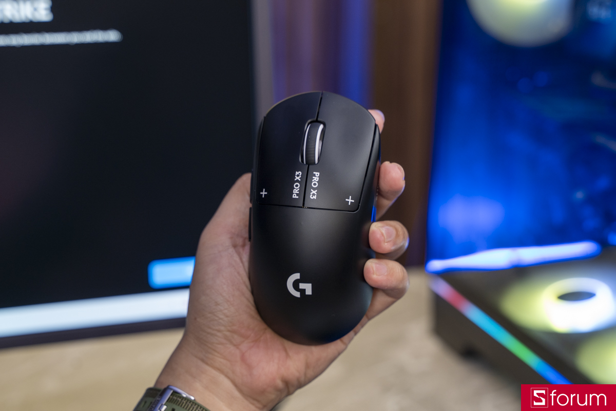 Ngoại hình Logitech PRO X3 SUPERSTRIKE