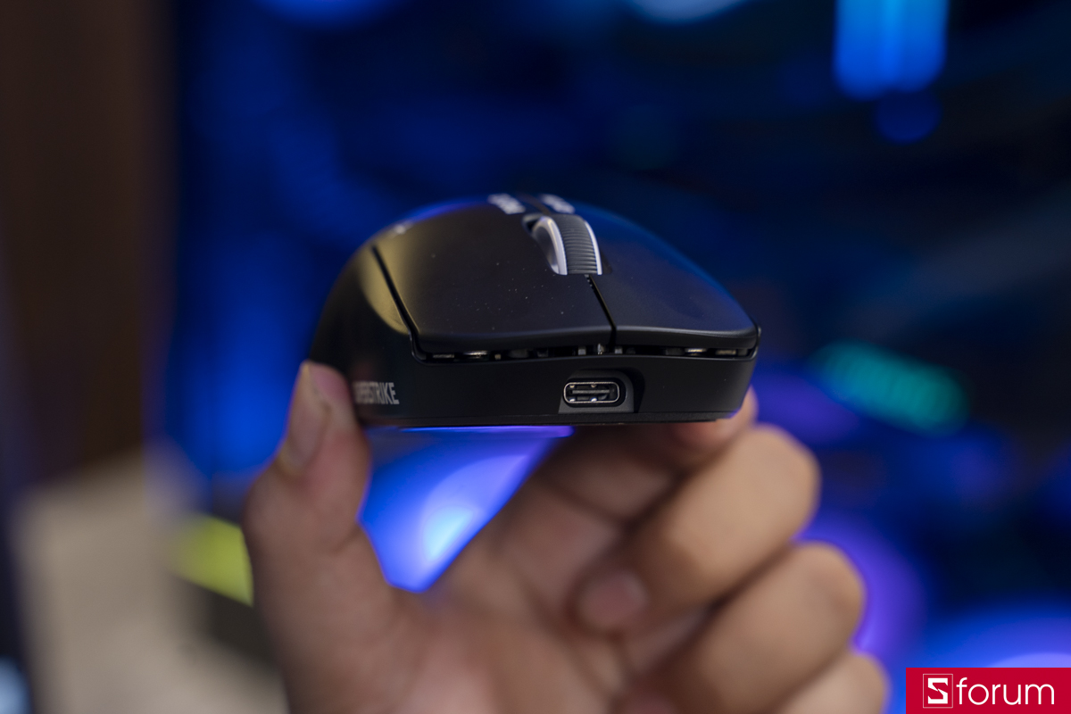 Mặt trước Logitech PRO X3 SUPERSTRIKE