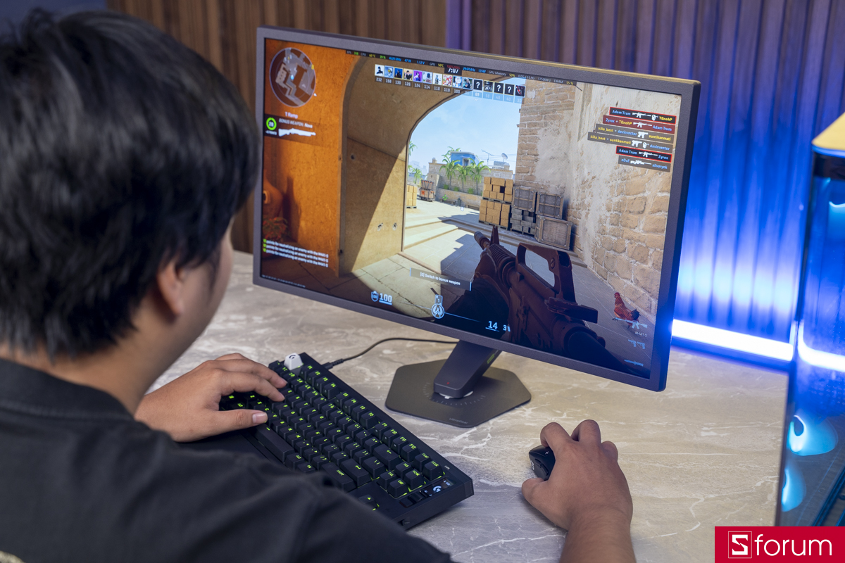 Chơi game cùng Logitech PRO X3 SUPERSTRIKE