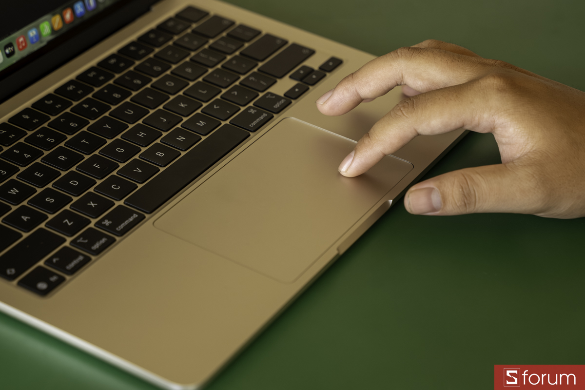 Trackpad trên MacBook Air M5