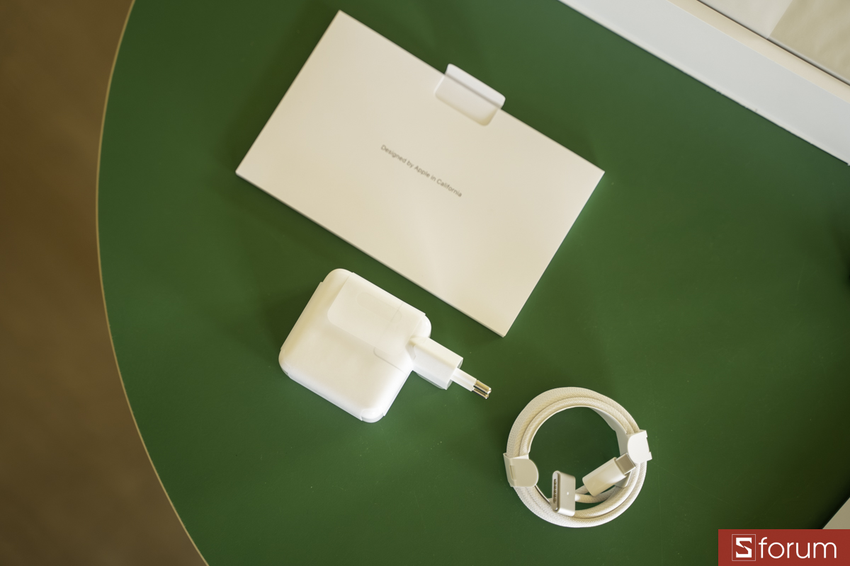 Bộ phụ kiện MacBook Air M5