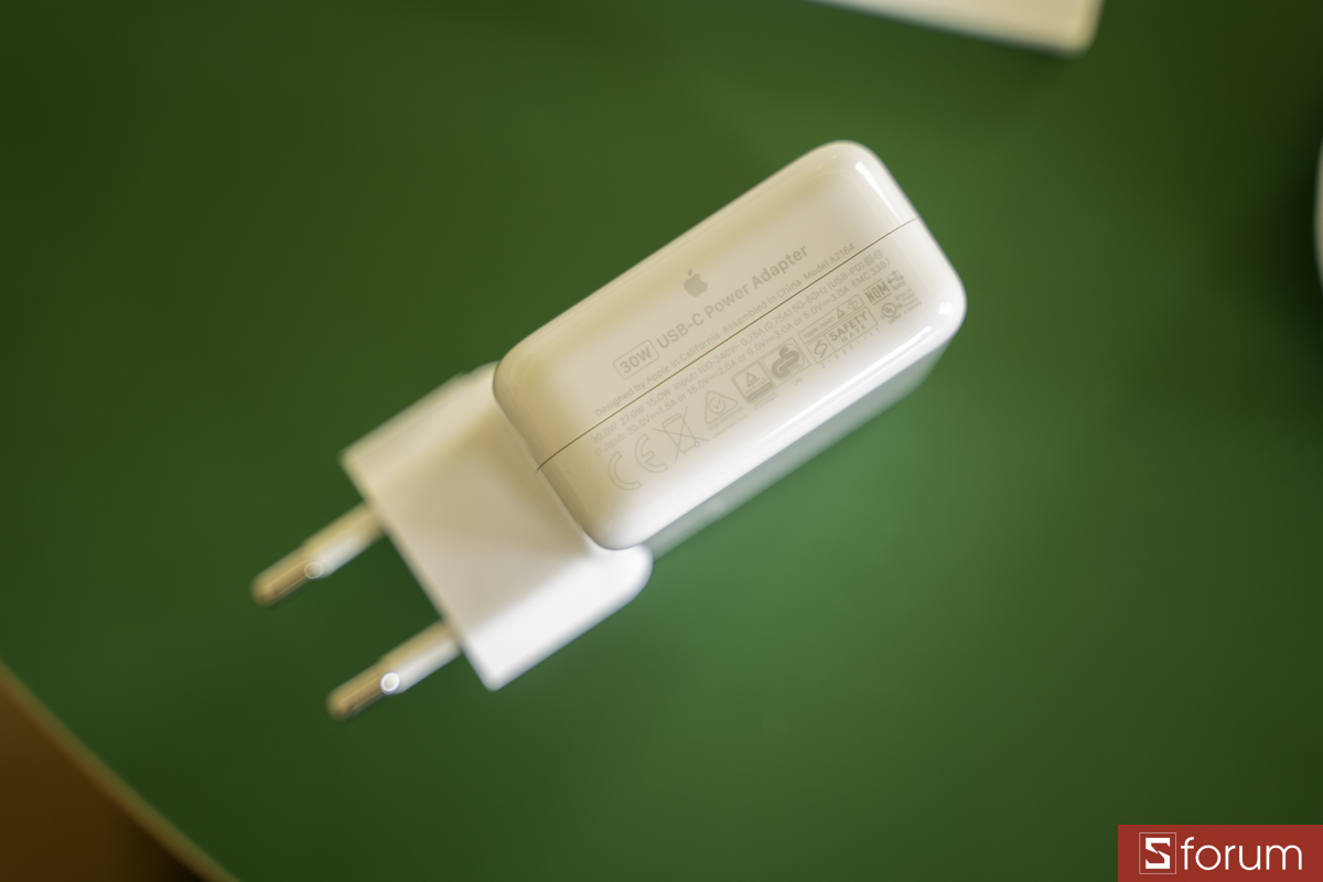 Củ sạc adapter của MacBook Air M5