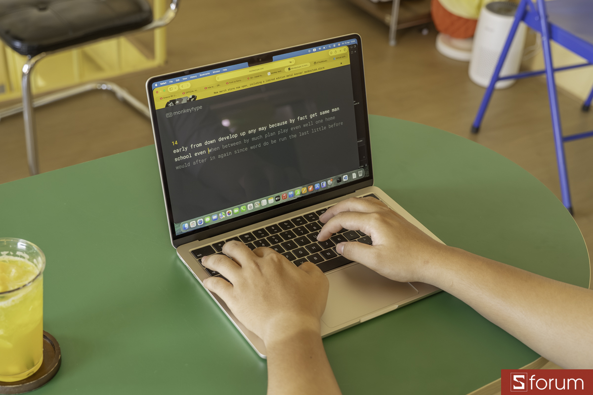 Làm việc với MacBook Air M5