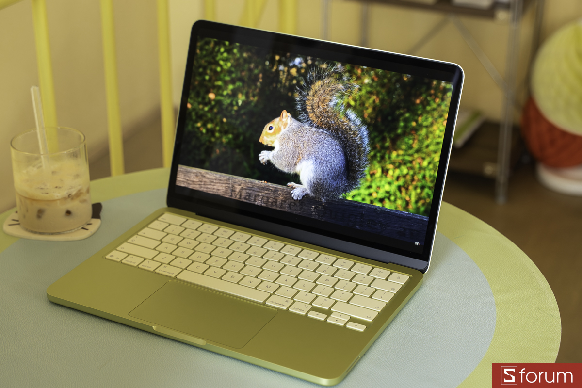 Khả năng hiển thị trên MacBook Neo