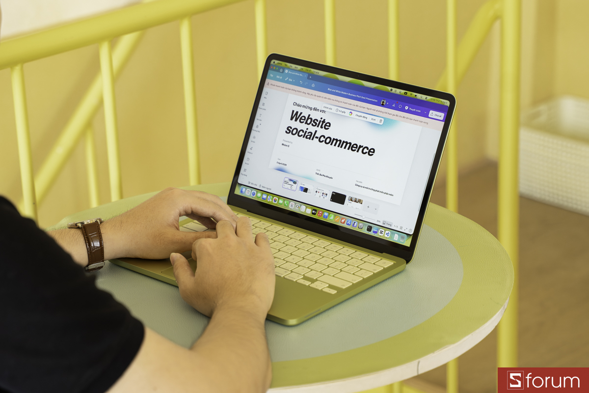 Bàn phím và trackpad trên MacBook Neo