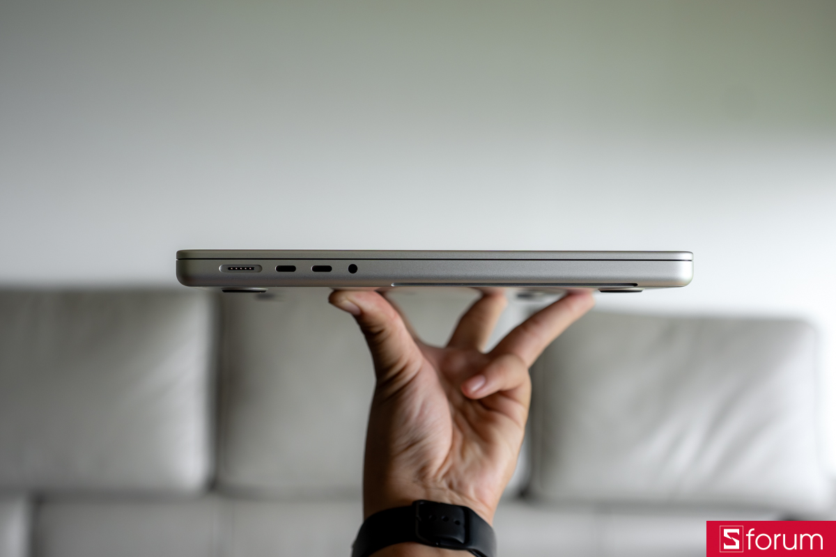 3 cổng thunderbolt 4 tiện dụng