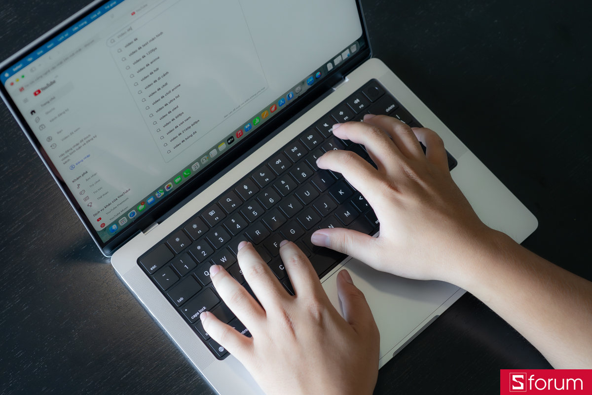 Bàn phím MacBook Pro M5 14 inch