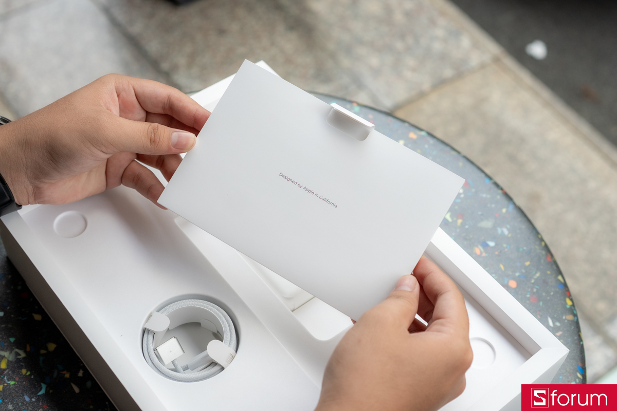 Bộ giấy hướng dẫn sử dụng trong hộp