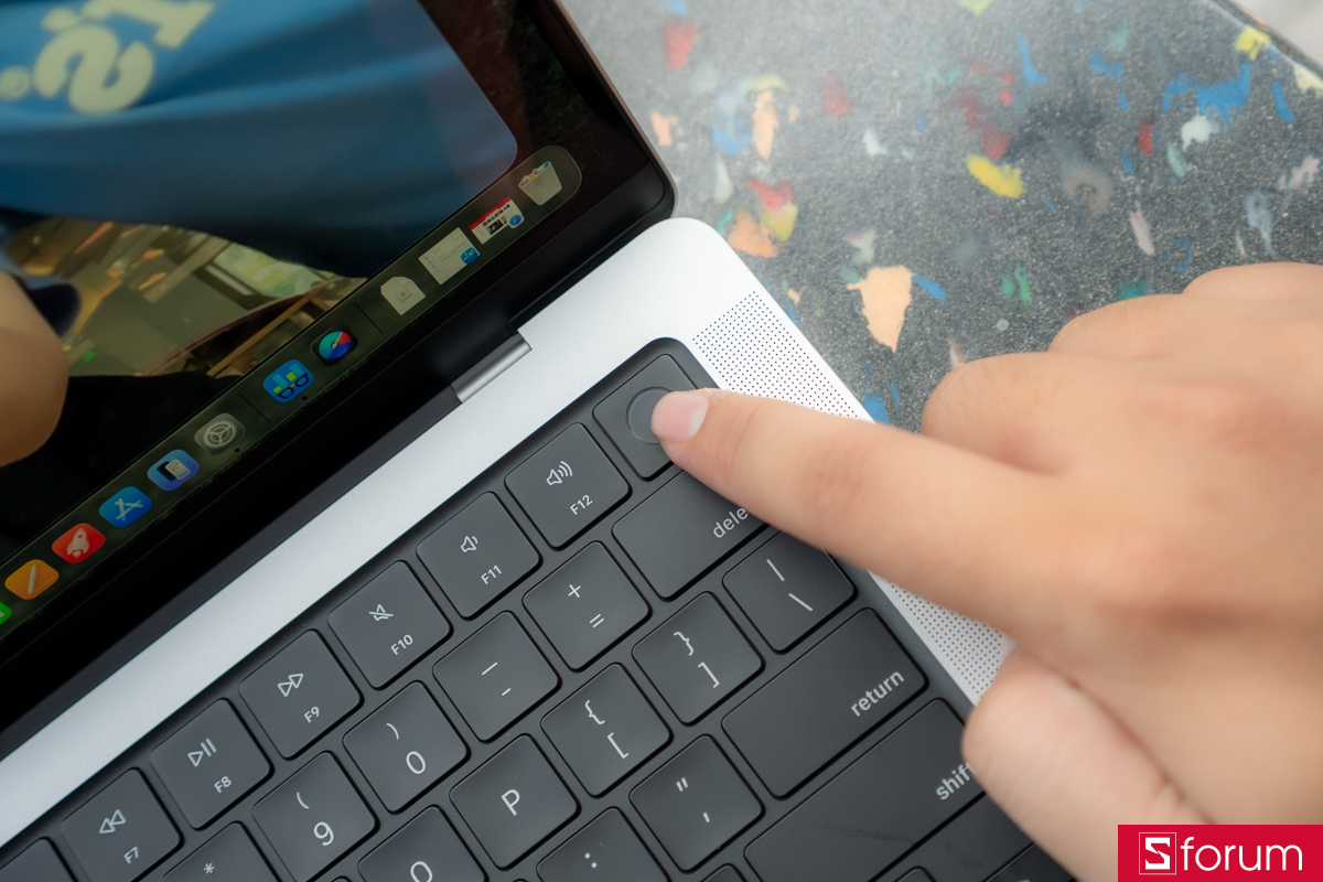 TouchID trên MacBook Pro M5 14 inch