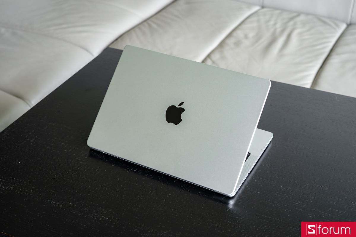 Tổng thể ngoại hình MacBook Pro M5 vẫn trông rất đẹp và cao cấp