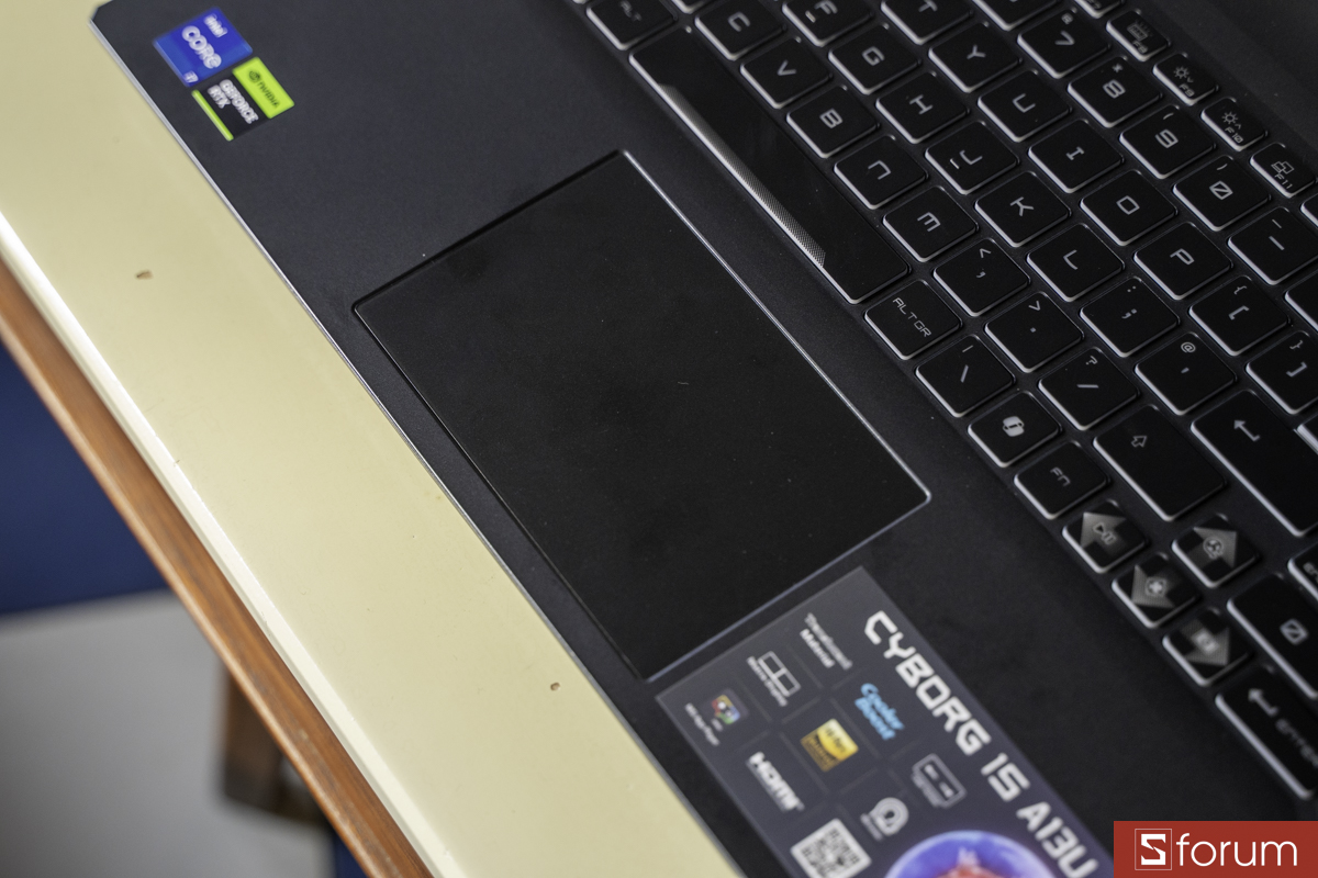 Touchpad trên MSI Cyborg 15 A13UC