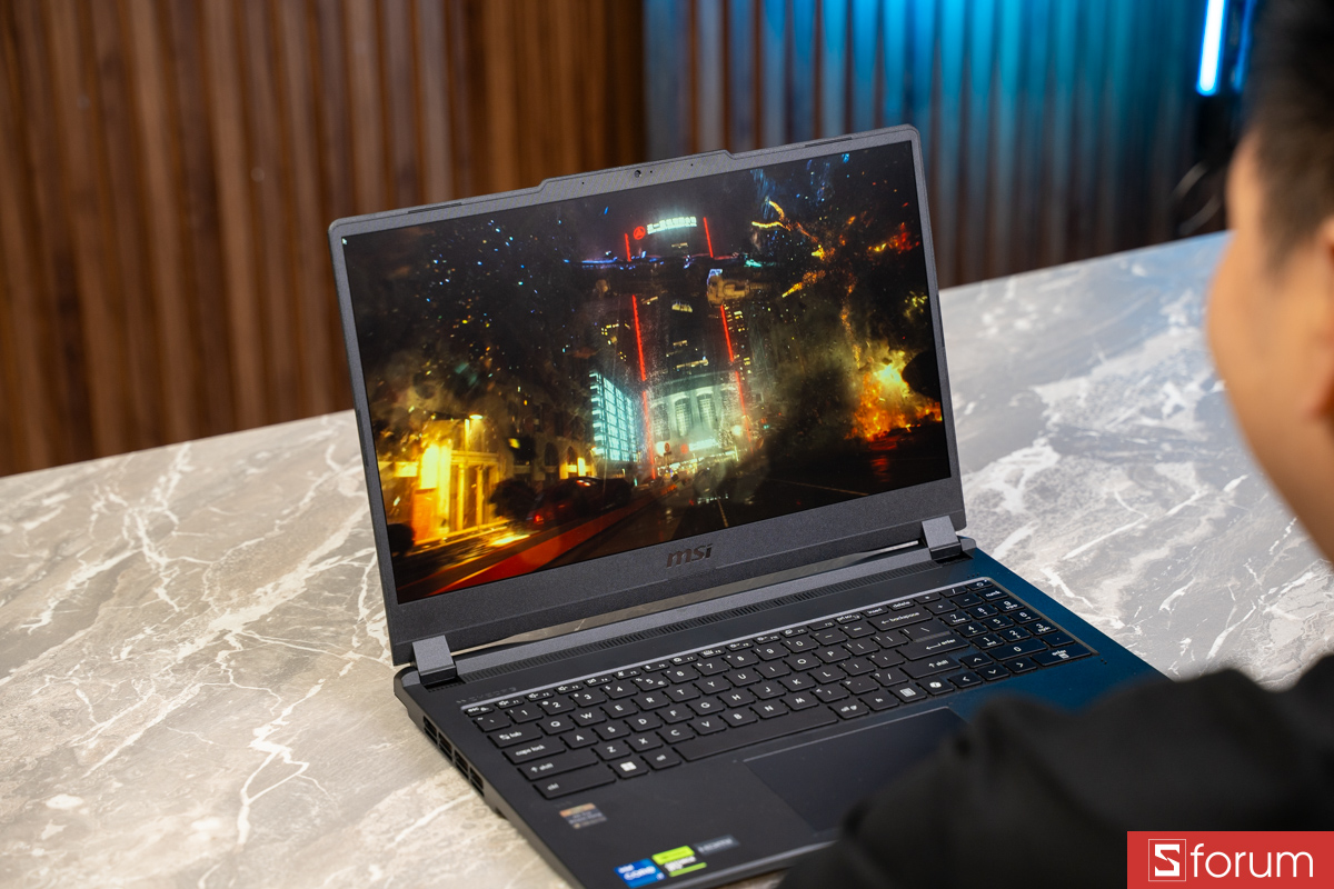 Tần số quét trên MSI Cyborg 15 2026