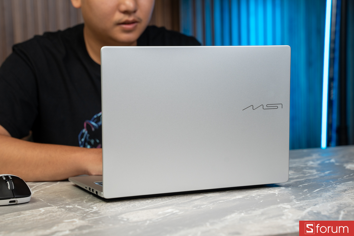 Ngoại hình mới trên MSI Modern 14S AI+