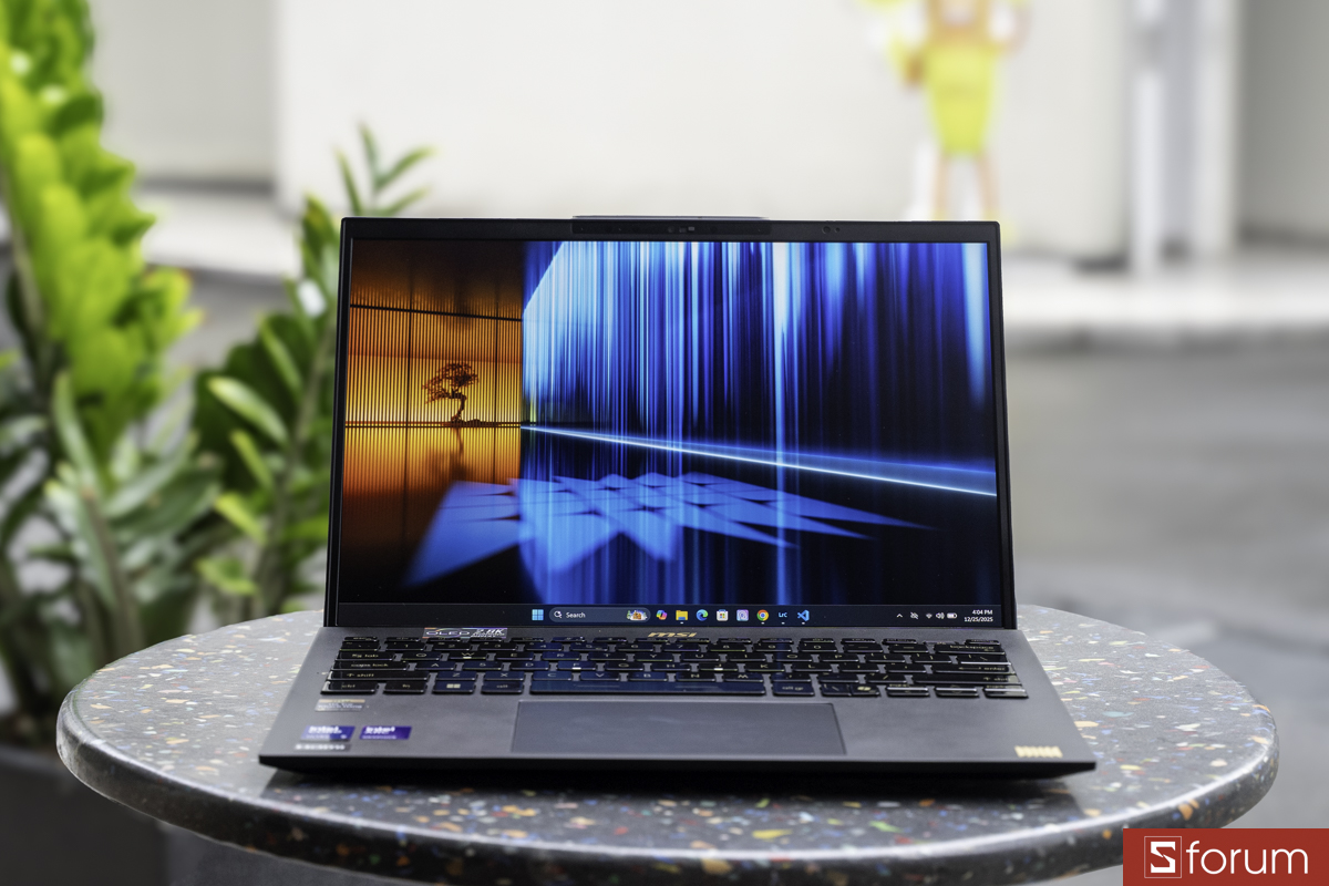 Mở máy MSI Prestige 13 AI+ Ukiyoe Edition