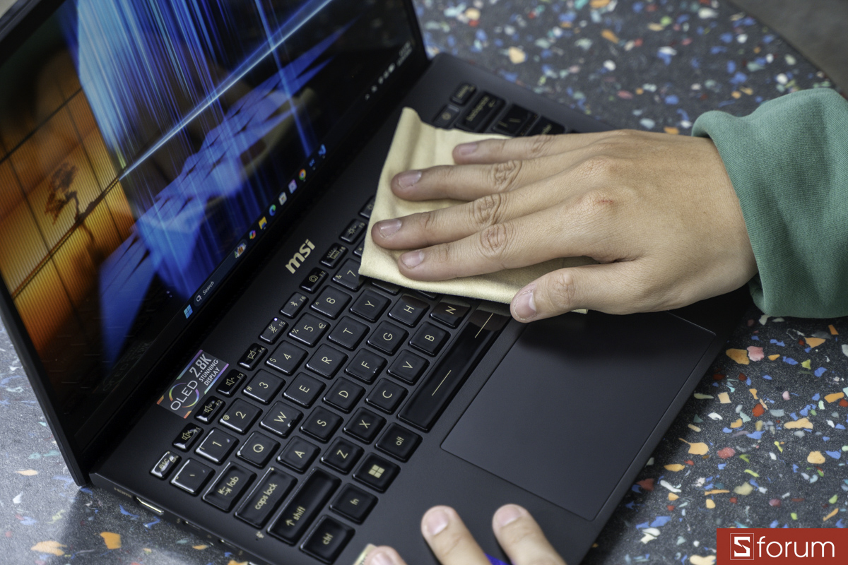 Bàn phím MSI Prestige 13 AI+ Ukiyoe Edition