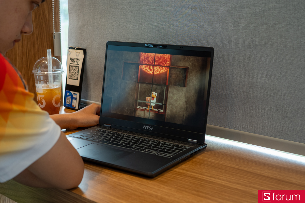 Chất lượng hiển thị trên MSI Prestige 14 AI Studio