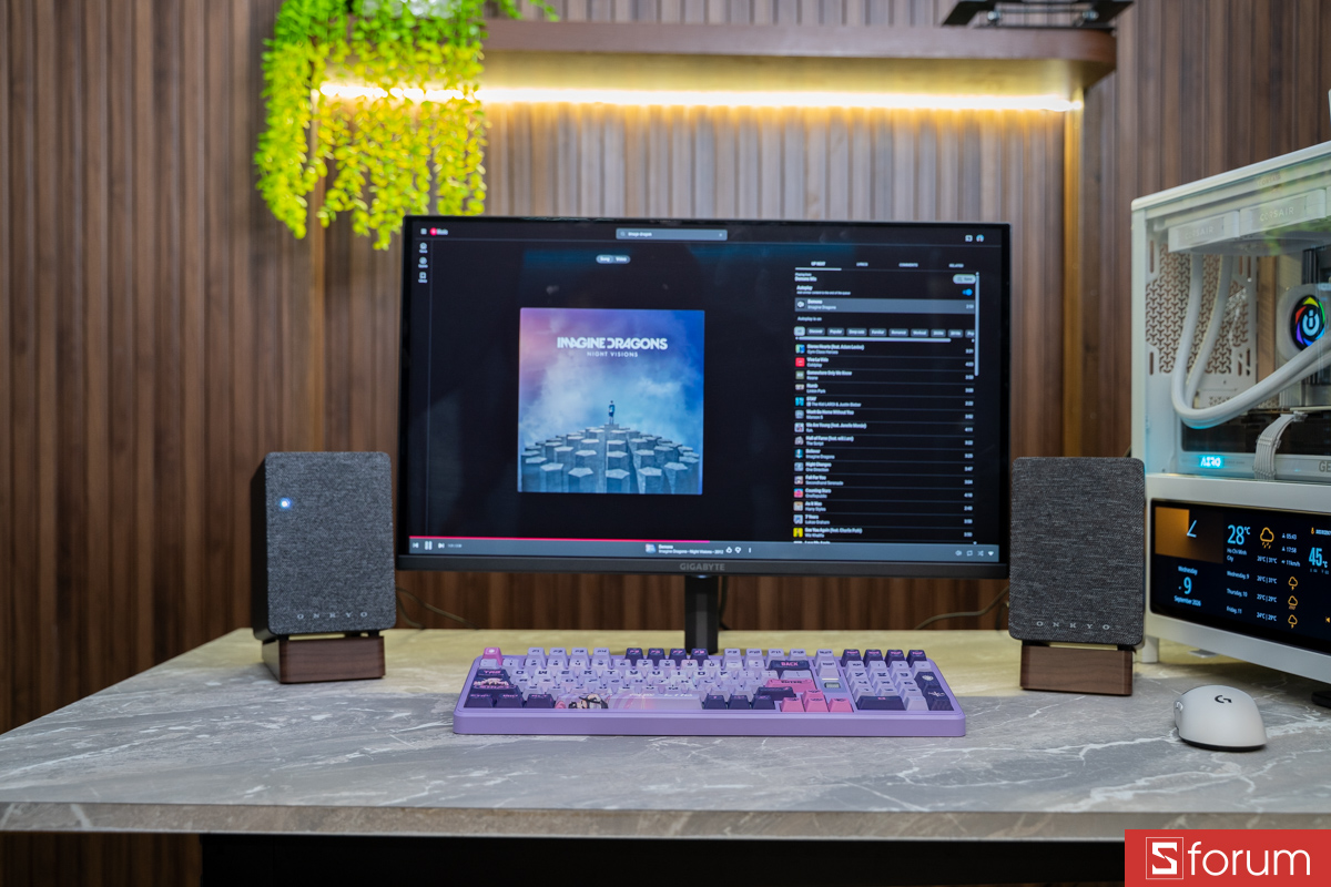 Bố trí Onkyo GX-10DB trên bàn làm việc