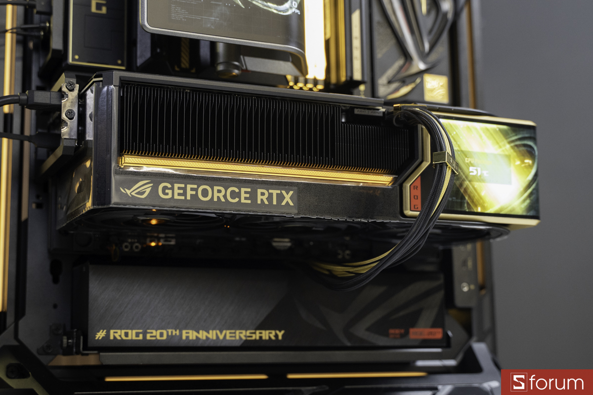 RTX 5090 trên PC ASUS ROG 20th ANNIVERSARY